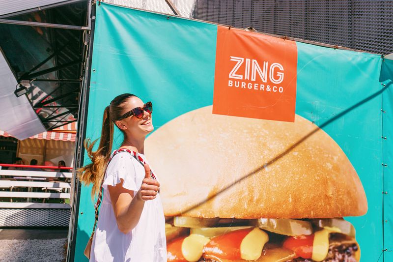 Zing burger Pólus center Terasz